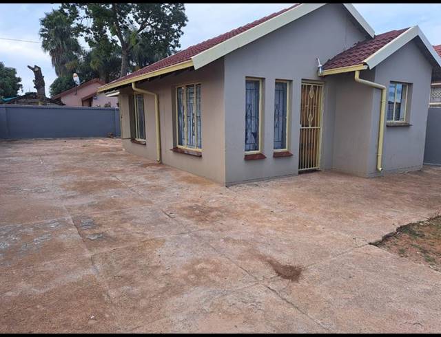 2 BEDROOM HOUSE FOR SALE IN SOSHANGUVE XX